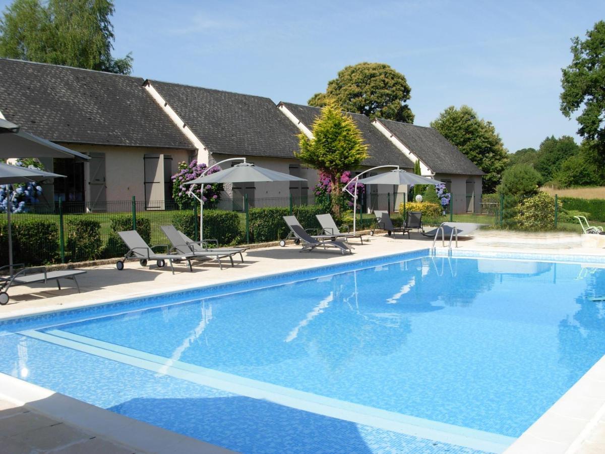 Hotel Restaurant Les Coquelicots, The Originals Relais Saint-Pardoux-l'Ortigier Eksteriør billede